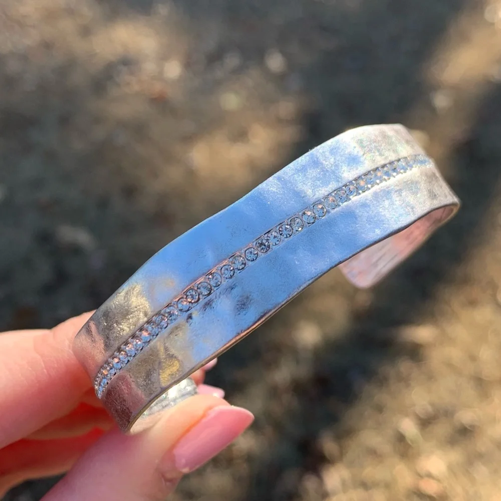 NWT Dimpled Rhinestone Metal Cuff - Picture 4 of 12